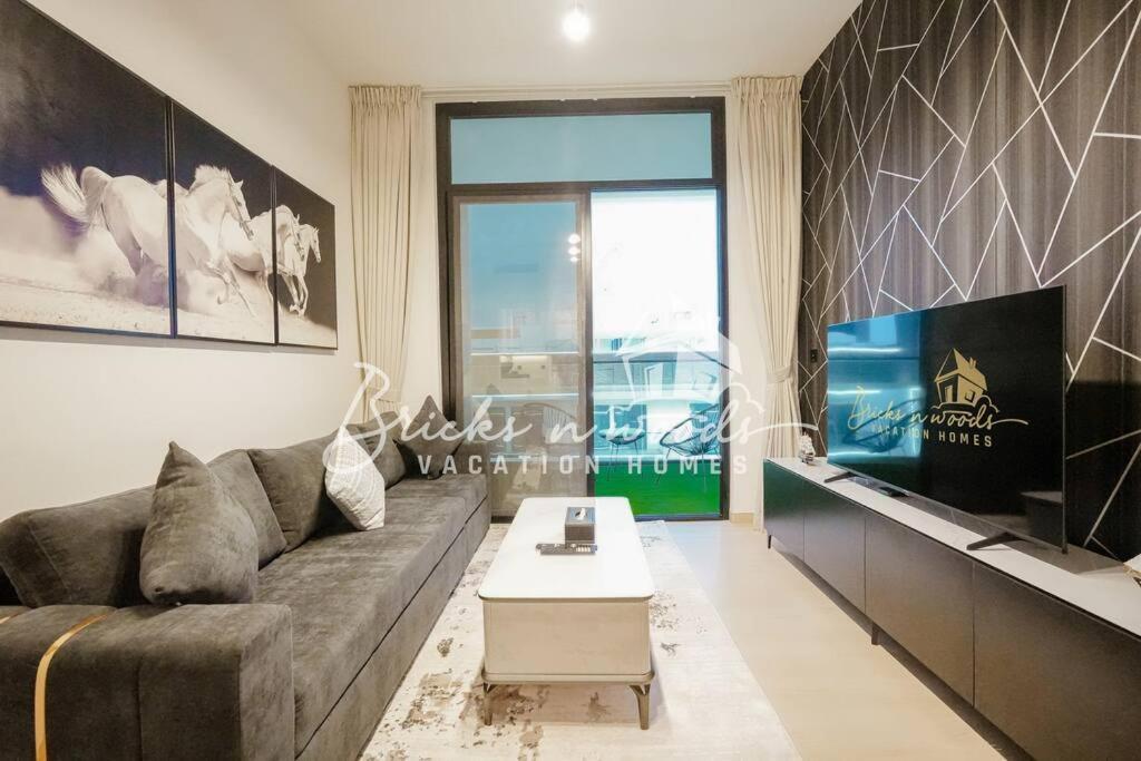 Elegant/high Floor/ 1 Bedroom/4pax Dubai