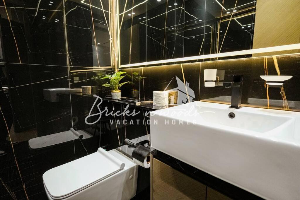 Elegant/high Floor/ 1 Bedroom/4pax Dubai